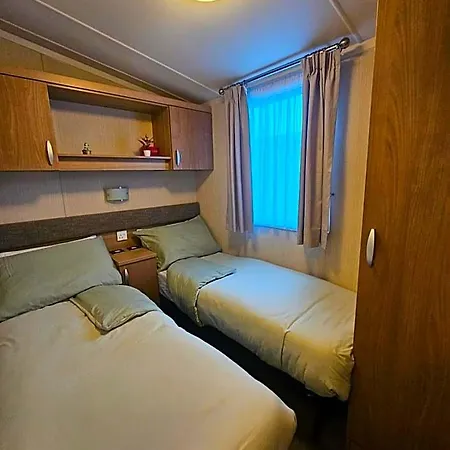 Hotel Oak Green- Award Winning Caravan!