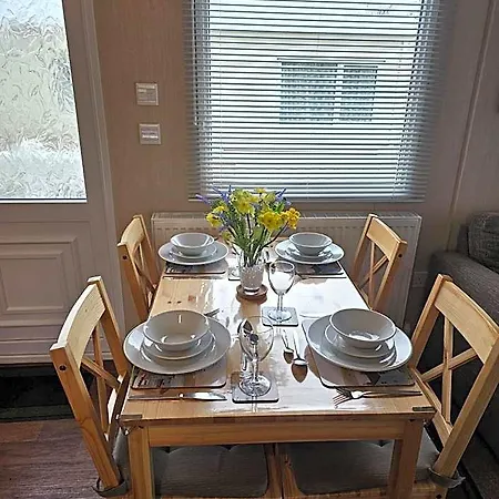 Oak Green- Award Winning Caravan! Scarborough