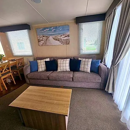 Hotel Oak Green- Award Winning Caravan!